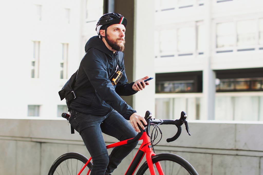 Texting and Cycling: Can You Use Your Cell Phone While Riding?
